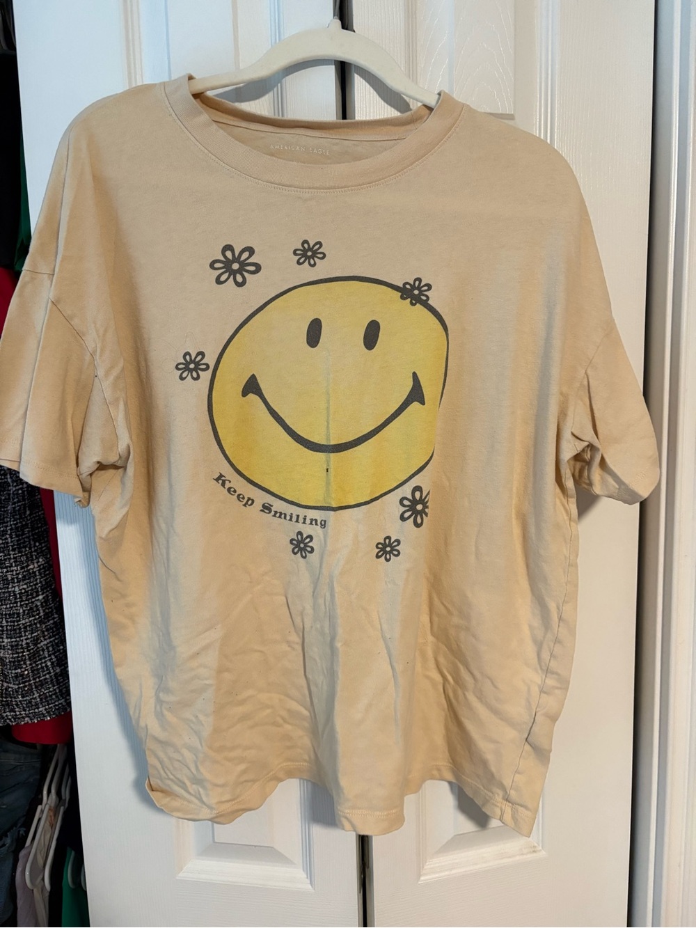 American Eagle Outfitters Cream Kids Smiley Face Tee with Yellow Graphic